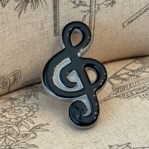 Nora Fleming Treble Clef “Music to my ears” retired mini 🎼